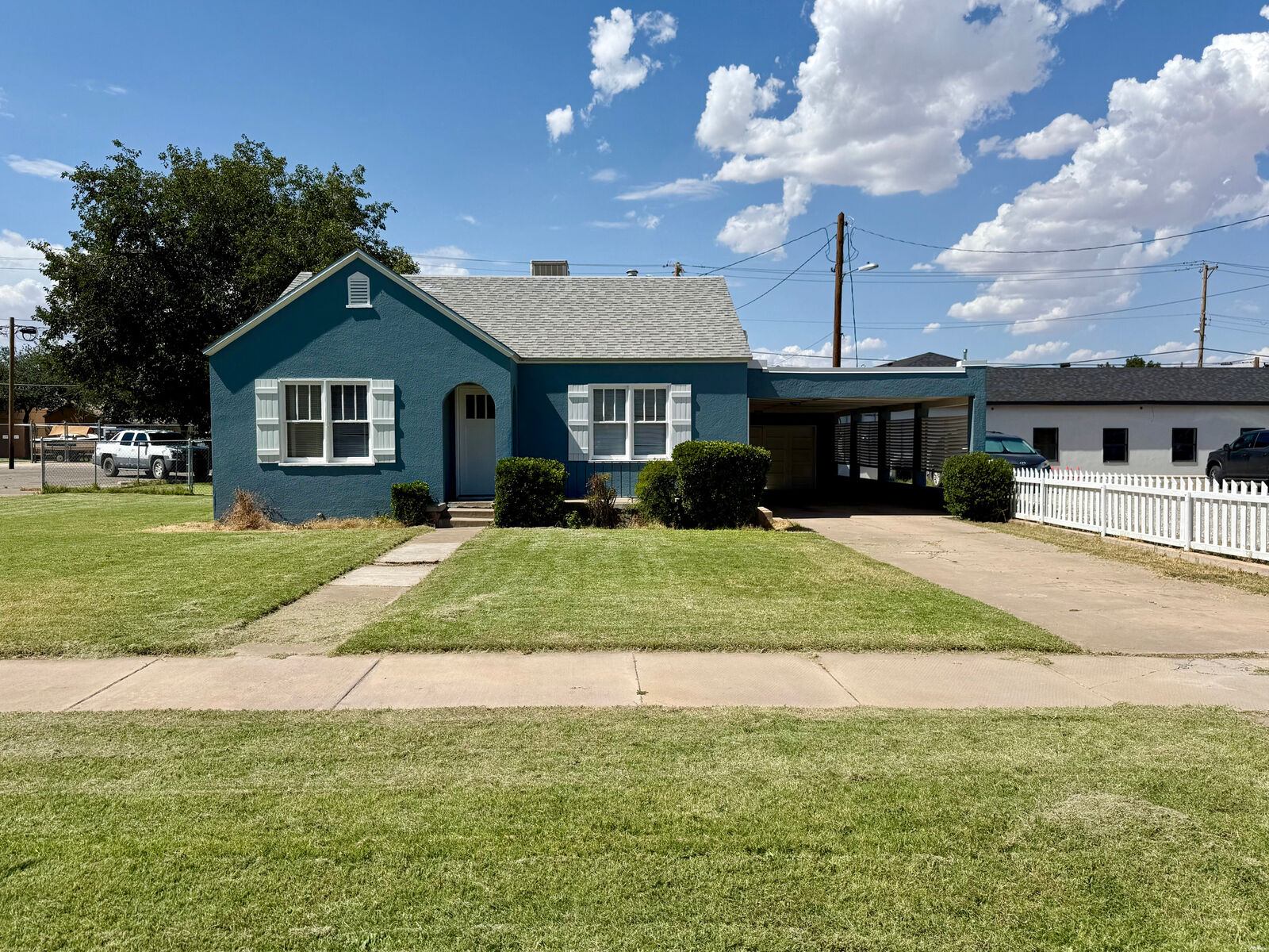 Property Photo:  604 W Quay Ave  NM 88210 