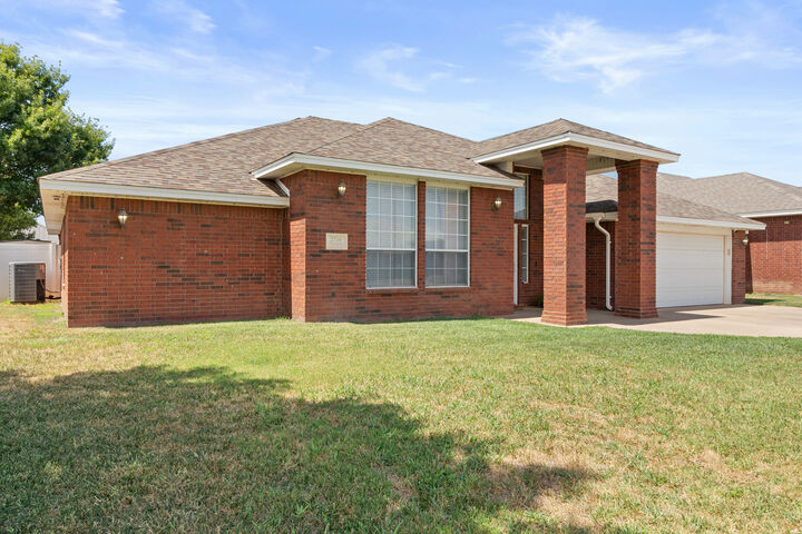 Property Photo:  2716 Northglen Dr  NM 88101 