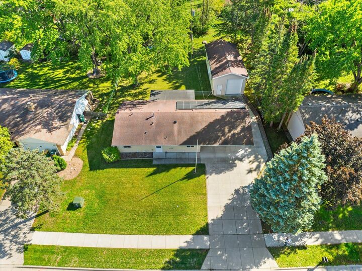Property Photo:  1086 Lowell Drive  MN 55124 