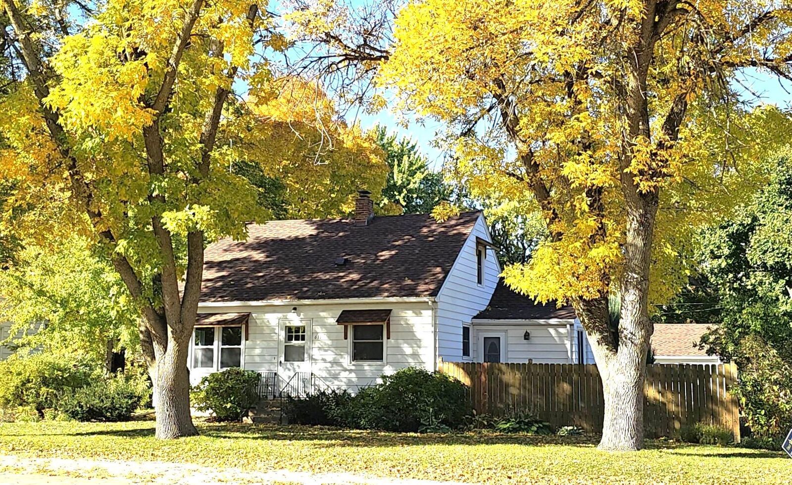 Property Photo: 611 Central Avenue MN 55313