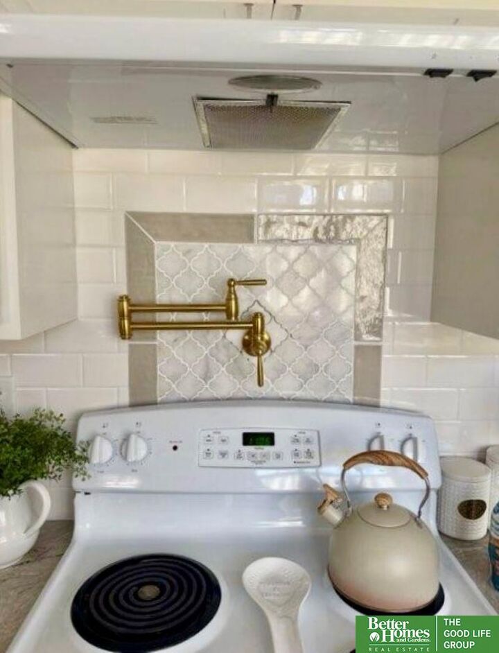 Property Photo:  916 N Iowa Avenue  NE 68467 