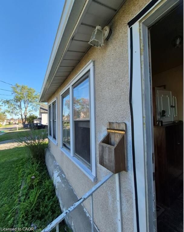 Property Photo: 20 Carleton Street N ON L2V 2A4