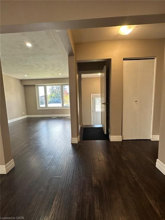 Property Photo:  161 Sixth Avenue Upper  ON N2C 1R2 
