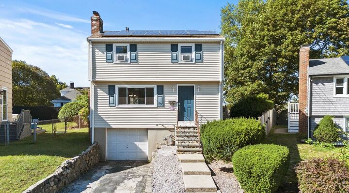 Property Photo:  18 Thompson Ln  MA 01904 