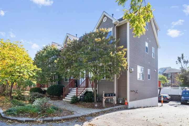Property Photo:  25 Hastings Ave 3  MA 02453 