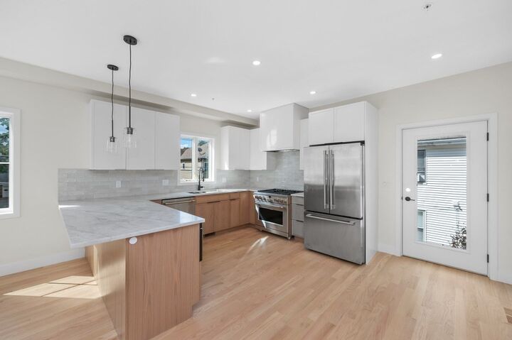 Property Photo:  66 Orange Street 3  MA 02453 