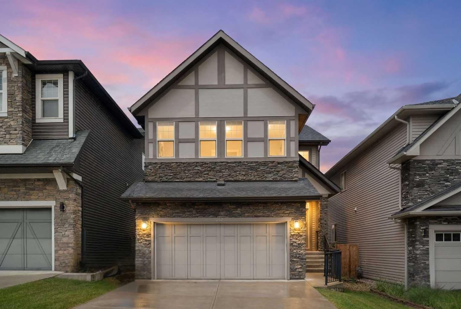 Property Photo:  232 Nolancrest Heights NW  AB T3R 0V8 