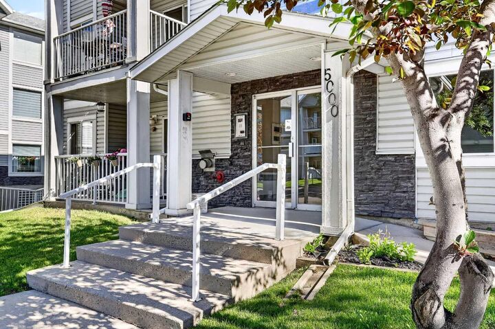 Property Photo:  5105 Valleyview Park SE 105  AB T2B 3R6 