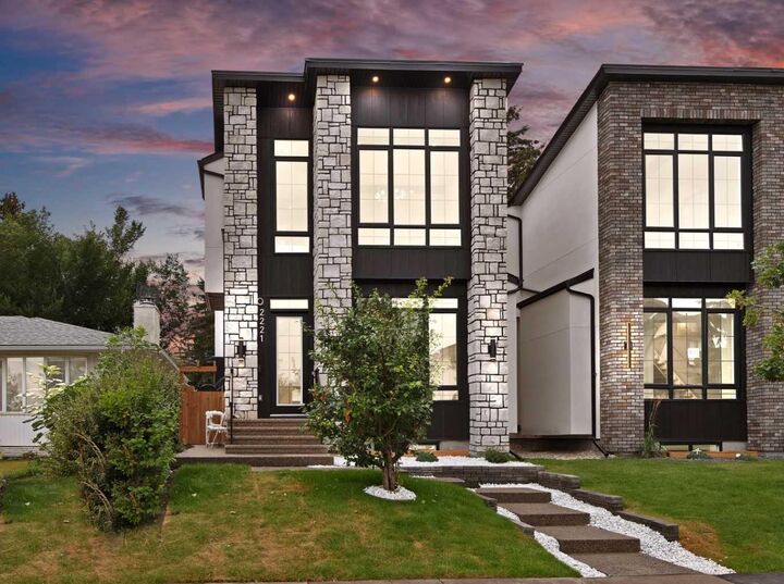 Property Photo:  2221 Halifax Crescent NW  AB T2M 4E1 