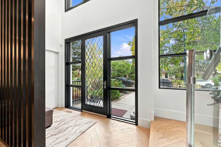 Property Photo:  3925 15A Street SW  AB T2T 4C8 