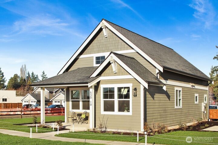 Property Photo:  530 E Sunset Drive 10  WA 98225 
