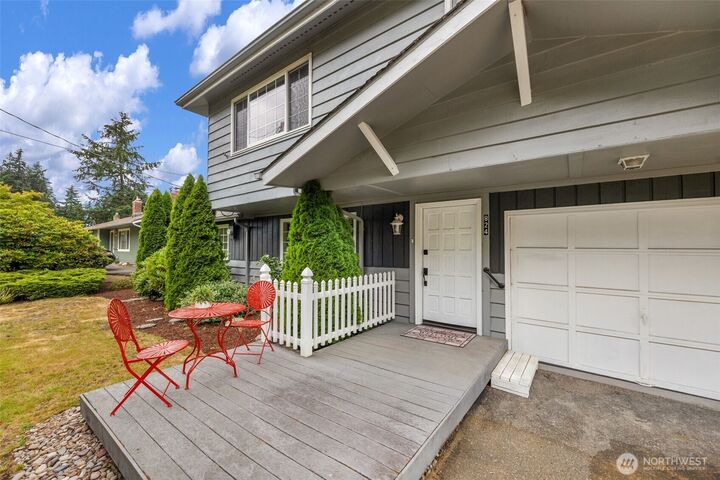 Property Photo:  824 NE 194th Street  WA 98155 
