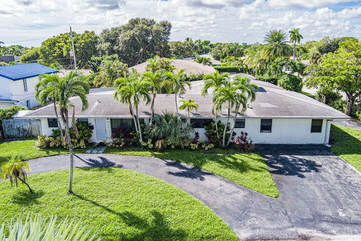 Property Photo: 2908 Middle River Drive FL 33306