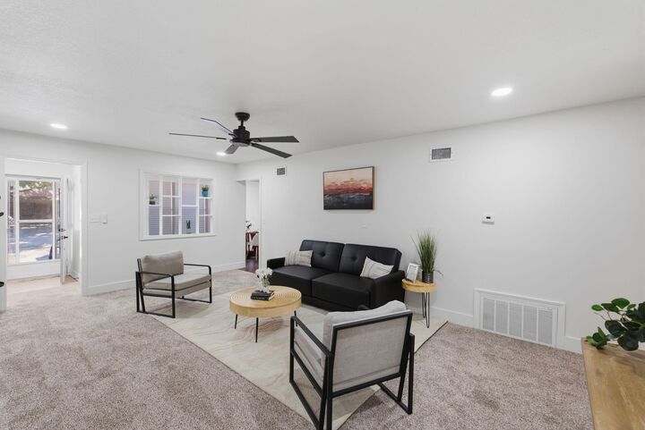 Photo de la propriété: 3129 E Glen Oaks Dr KS 67216