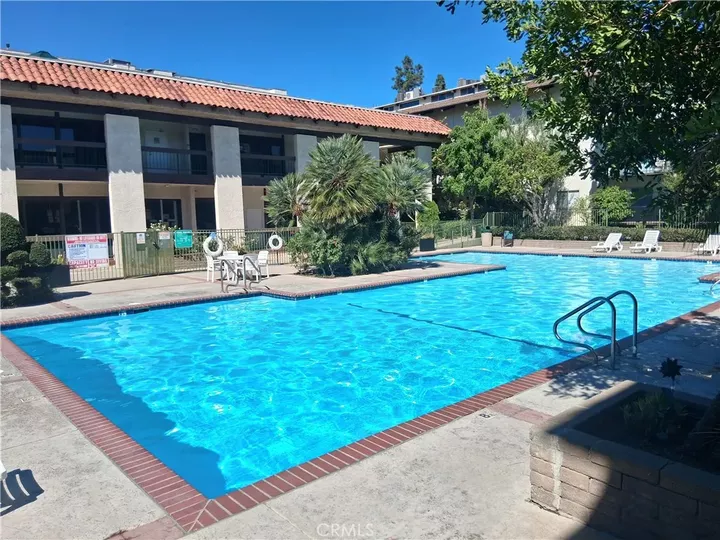 Property Photo:  5640 White Oak Avenue C216  CA 91316 