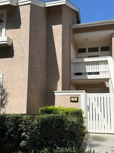 Property Photo: 74 Woodleaf CA 92614