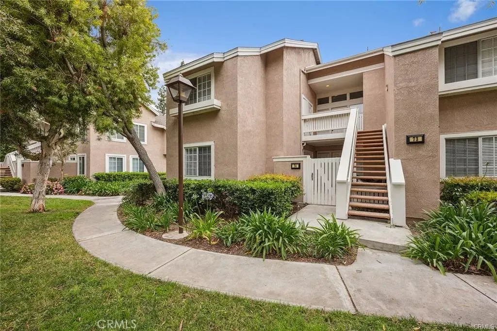 Property Photo:  74 Woodleaf  CA 92614 