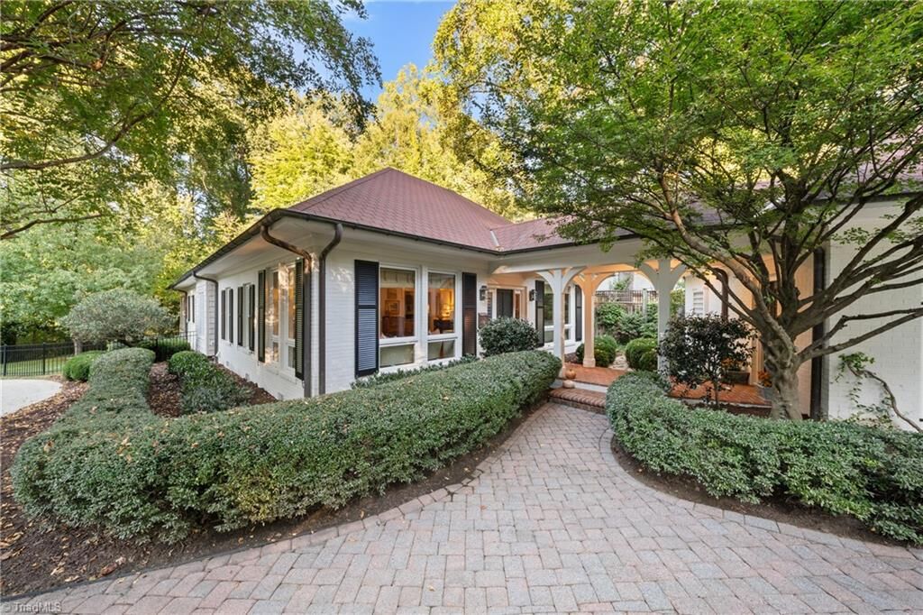 Property Photo: 2527 Woodbine Road NC 27104