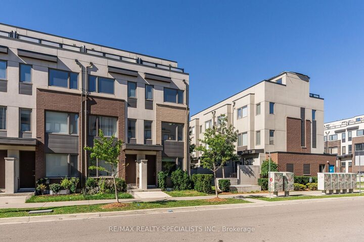 Property Photo:  162 William Duncan Road  ON M3K 0C1 