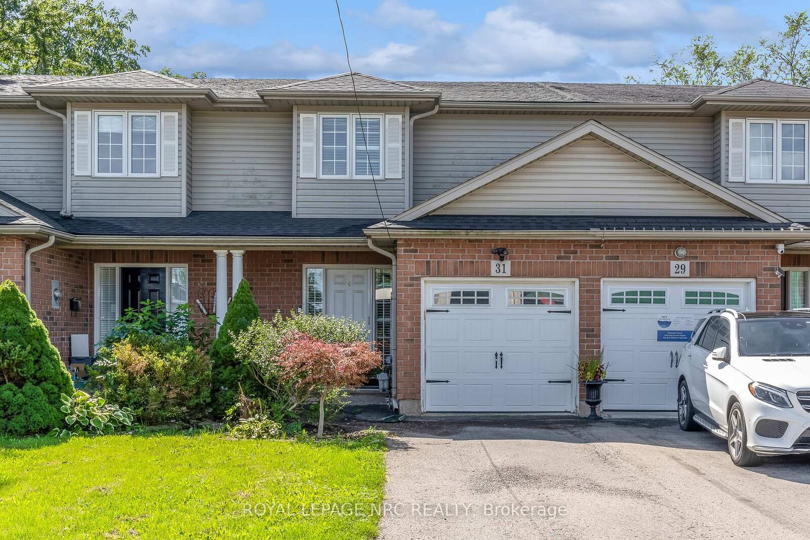 Property Photo:  31 Thorold Road E  ON L3C 3T3 