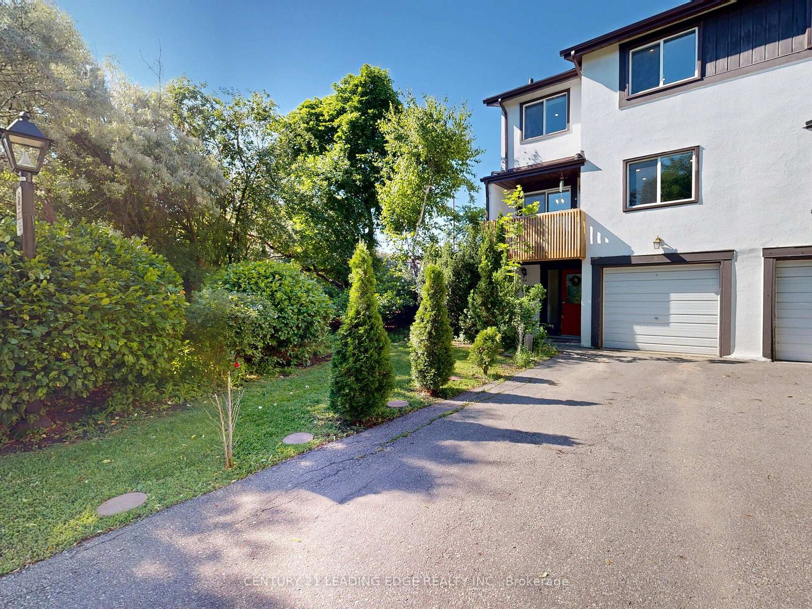 Property Photo:  2651 Aquitaine Avenue 64  ON L5N 1V5 