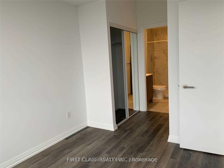 Property Photo:  75 Canterbury Place 2715  ON M2N 2N1 