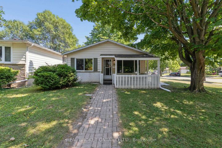 Property Photo:  74 Helene Crescent  ON N2L 5E5 