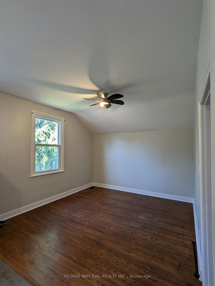 Property Photo:  2 Huron Street Upper  ON K9V 2H2 