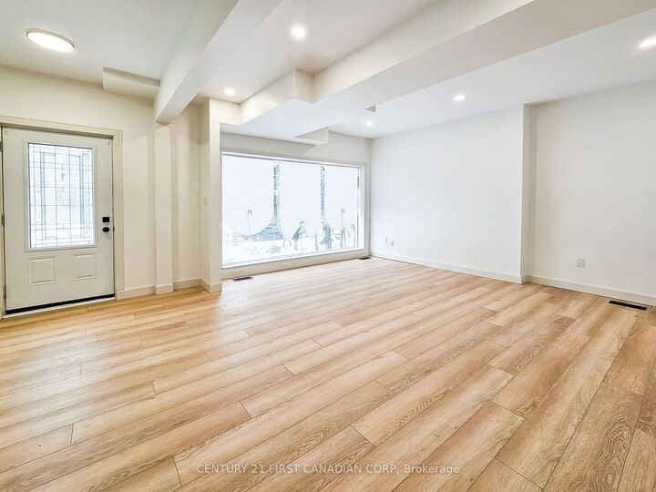 Property Photo:  859 Dundas Street Unit 1  ON N5W 2Z8 