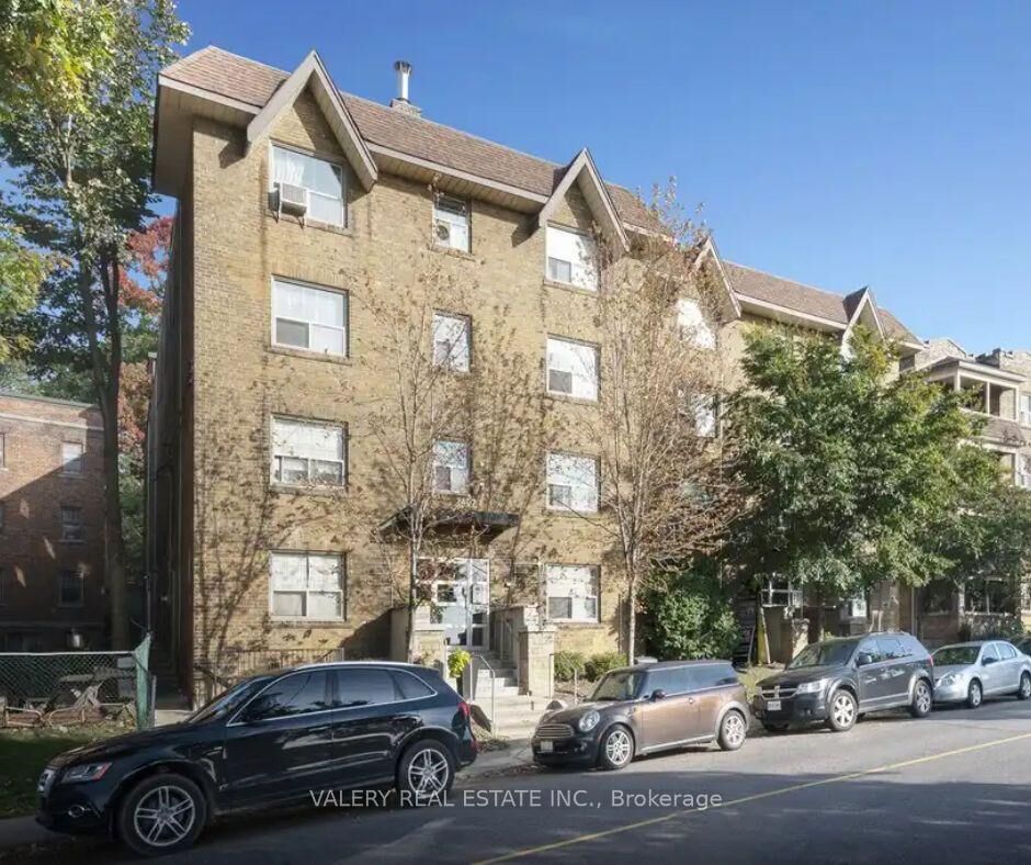 Property Photo:  2402 Queen Street E 6  ON  