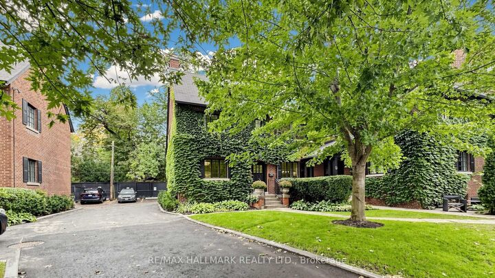 Property Photo:  12 Ancroft Place  ON M4W 1M4 