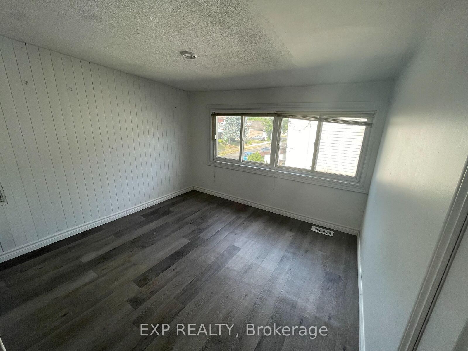Property Photo:  81 Holmes Avenue  ON L8S 2K8 