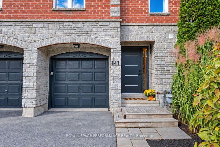 Property Photo:  141 Arcola Private  ON K1K 4W9 