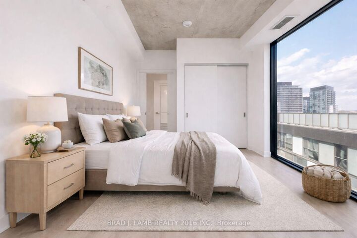 Property Photo:  284 King Street E 2502  ON M5A 1K4 