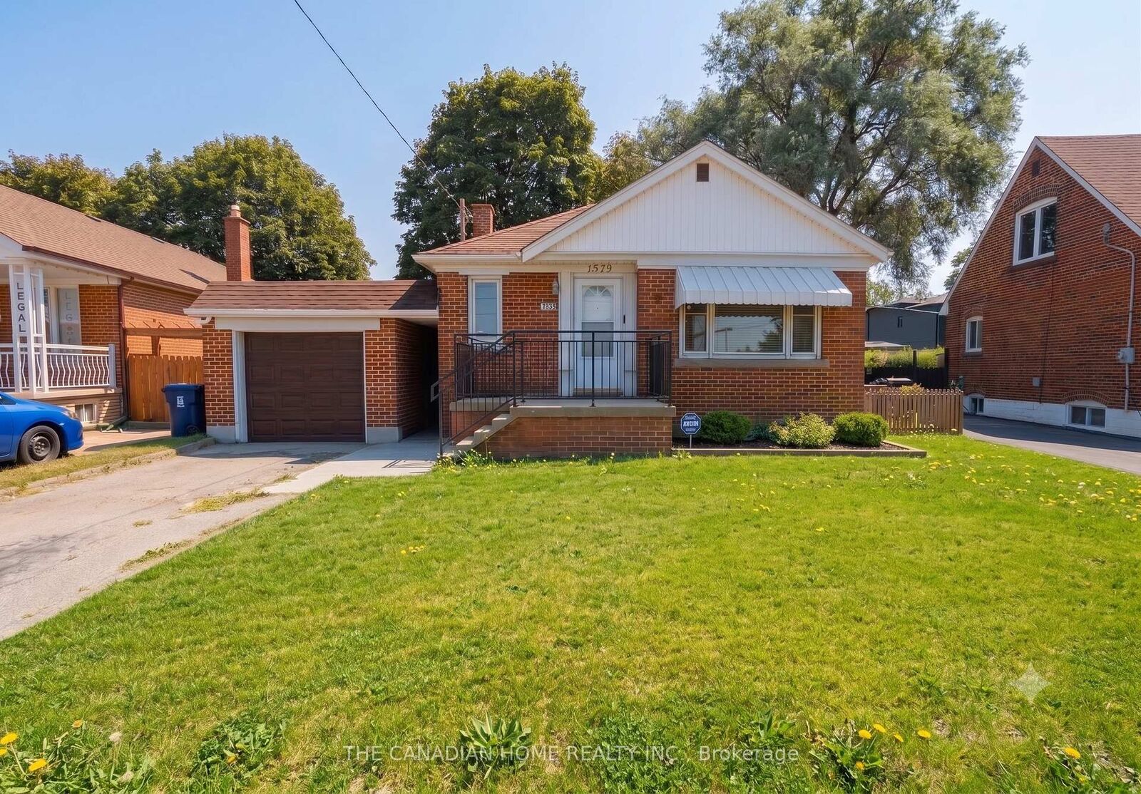Property Photo:  1373 Pharmacy Avenue  ON M1R 2J6 