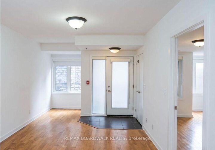 Property Photo:  458D King Edward Avenue 209  ON K1N 0B3 