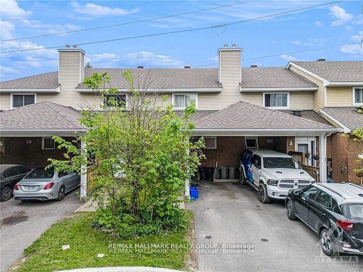 Property Photo:  84 Paddington Private -  ON K1V 0S9 