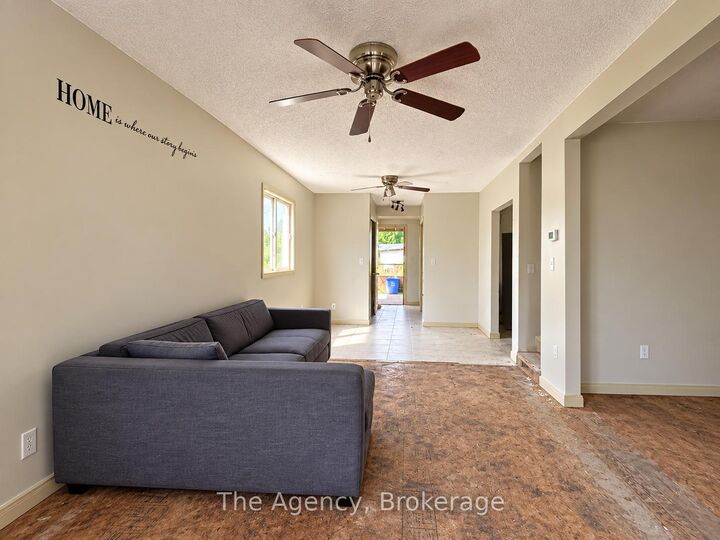 Property Photo: 17 Patricia Avenue ON L3C 1E7
