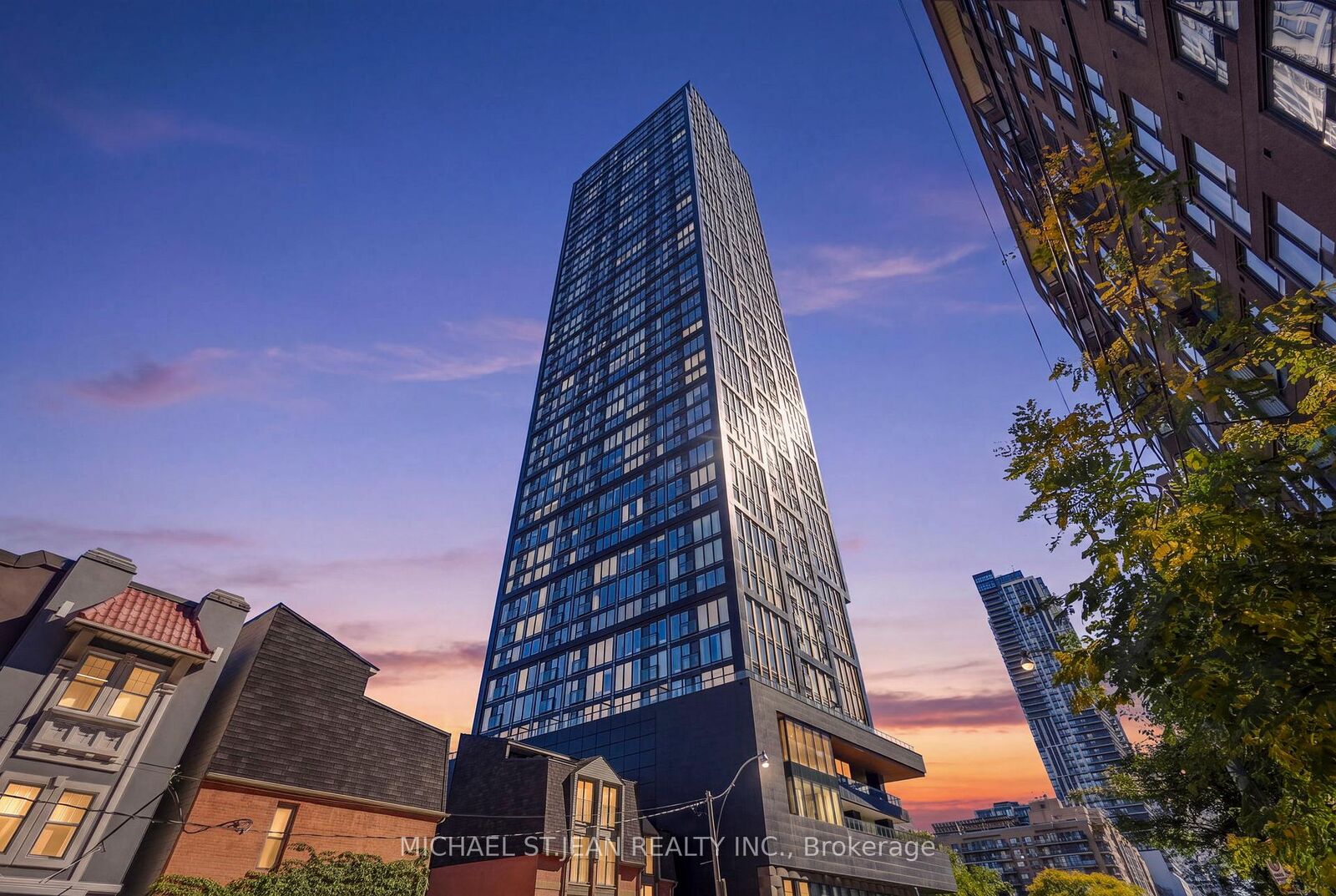 Property Photo:  319 Jarvis Street 4807  ON M5B 0C8 