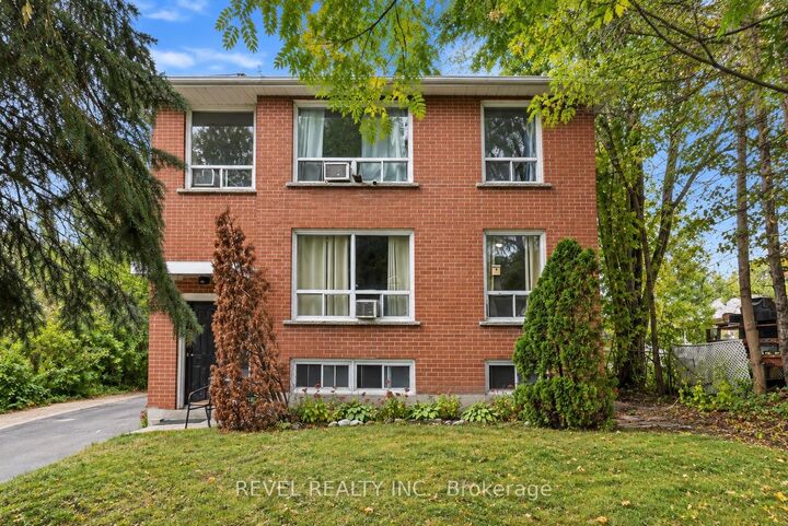 Property Photo:  138 Innisfil Street  ON L4N 3E7 