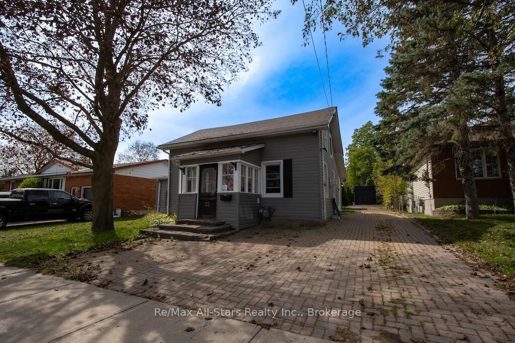 Property Photo:  23 Wolfe Street  ON K9V 2J3 