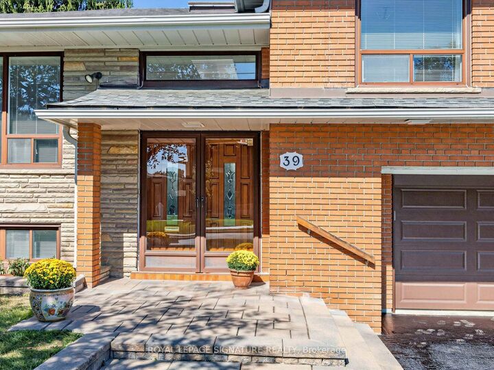 Property Photo:  39 Buxton Road  ON M3M 1Y6 