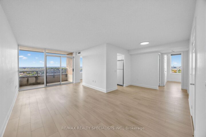 Property Photo: 55 Strathaven Drive W 2011 ON L5R 4G9