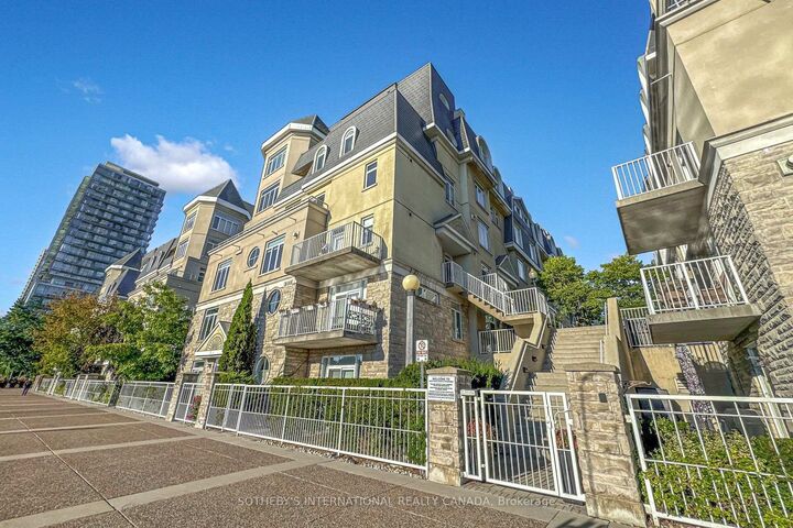 Property Photo:  32 Stadium Road 377  ON M5V 3P4 