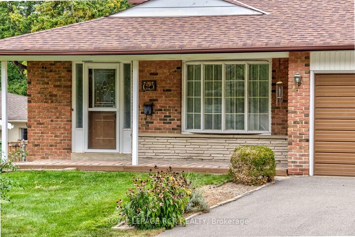Property Photo: 115 Meadowvale Court ON L7E 3H3