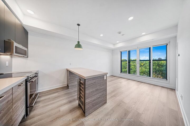 Property Photo:  484 Spadina Avenue 202  ON M5S 0E4 