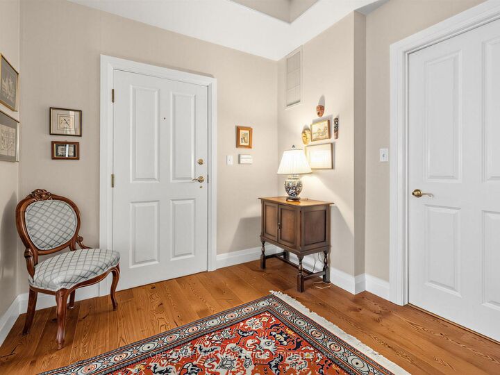 Property Photo:  21 Shaftesbury Avenue 104  ON M4T 3B4 