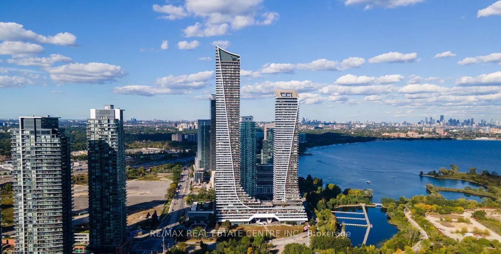 Property Photo:  30 Shore Breeze Drive 4911  ON M8V 0J1 