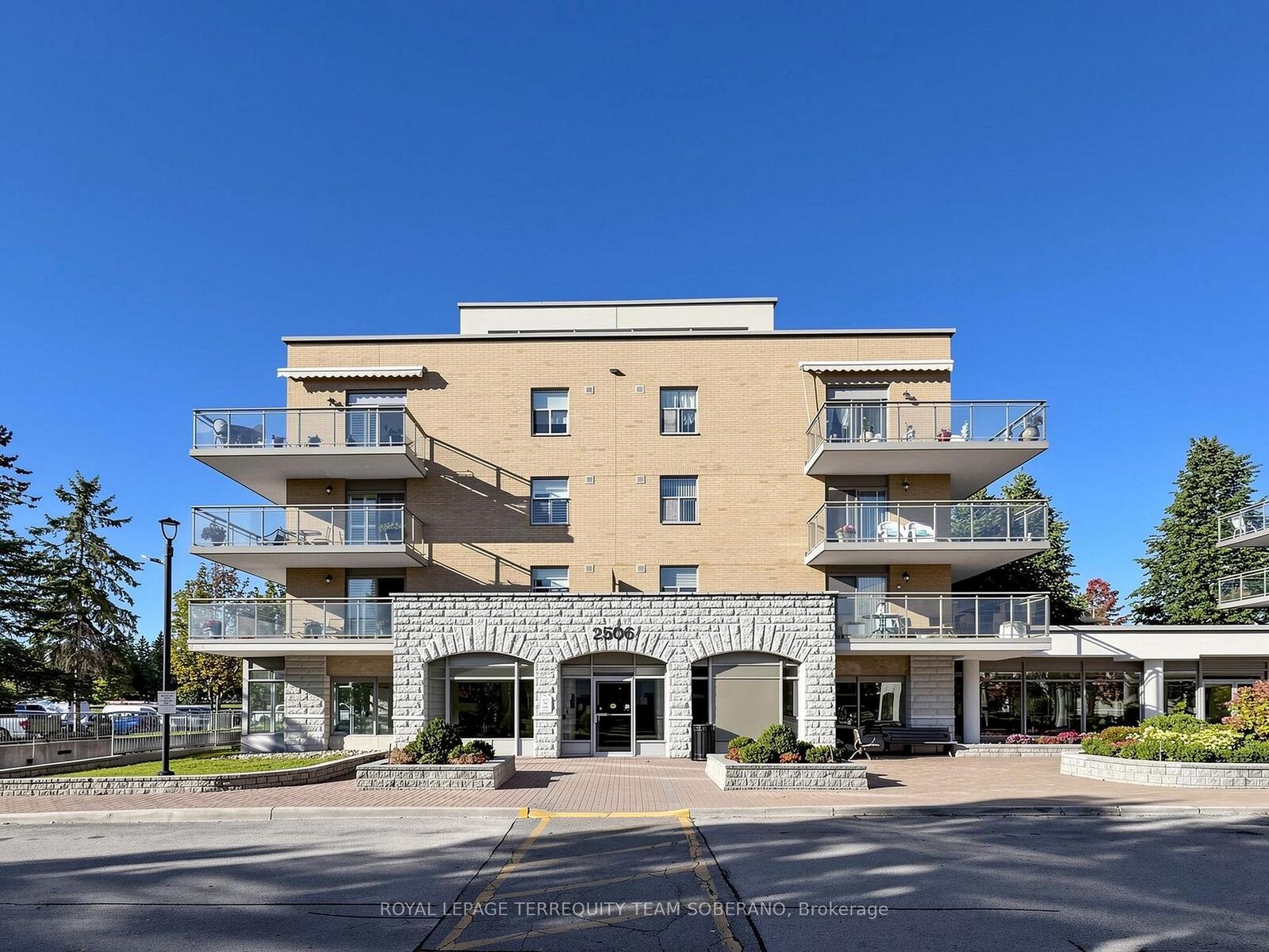 Property Photo:  2506 Rutherford Road 212  ON L4K 5N4 