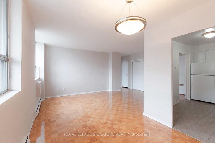 Property Photo:  525 Eglinton Avenue E 601  ON M4P 1N5 